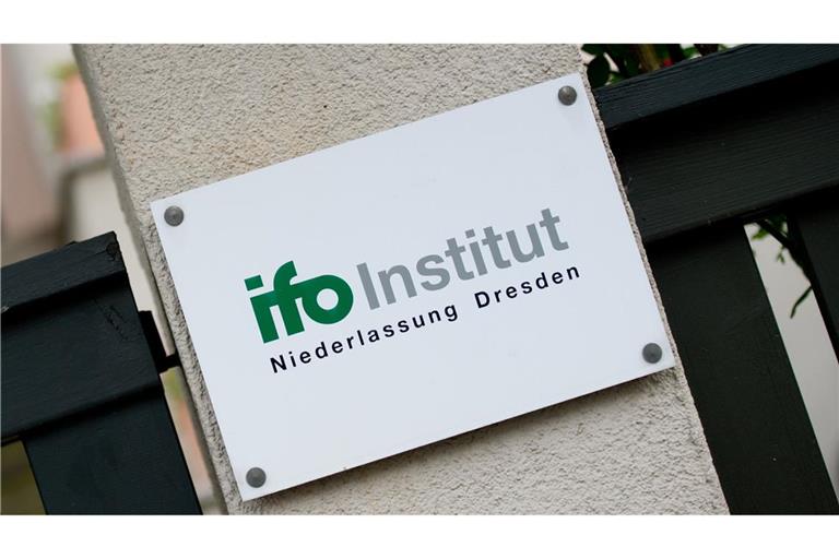 Das Ifo-Institut hat Ökonomen befragt: Bürokratieabbau und Investitionen in die Infrastruktur und Digitalisierung seien wichtige Reformen für Deutschland. (Symbolbild)