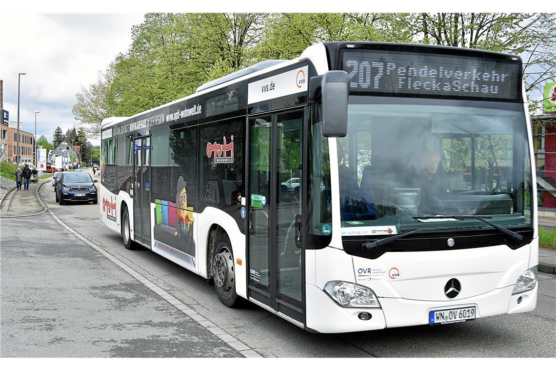Ein Shuttlebus war auch im Einsatz rund um die 20. FleckaSchau in Weissach im Ta...