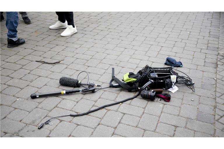 Im vergangenen Jahr wurde ein deutlicher Anstieg von Angriffen auf Journalisten in Deutschland registriert. (Symbolbild)